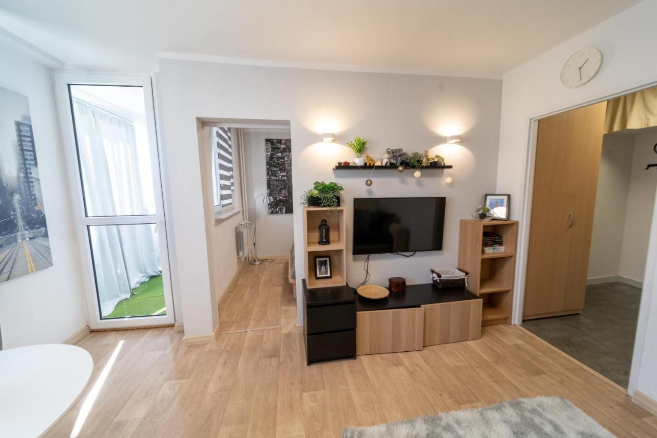 Metro Lux Home Apartment Warsaw Exterior photo